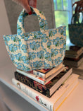 Load image into Gallery viewer, Self Finishing Custom Linen Martha's Vineyard Hydrangea Vinyl and Quilted Bag
