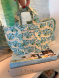 Load image into Gallery viewer, Self Finishing Custom Linen Martha's Vineyard Hydrangea Vinyl and Quilted Bag
