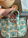 Load image into Gallery viewer, Self Finishing Custom Linen Martha's Vineyard Hydrangea Vinyl and Quilted Bag
