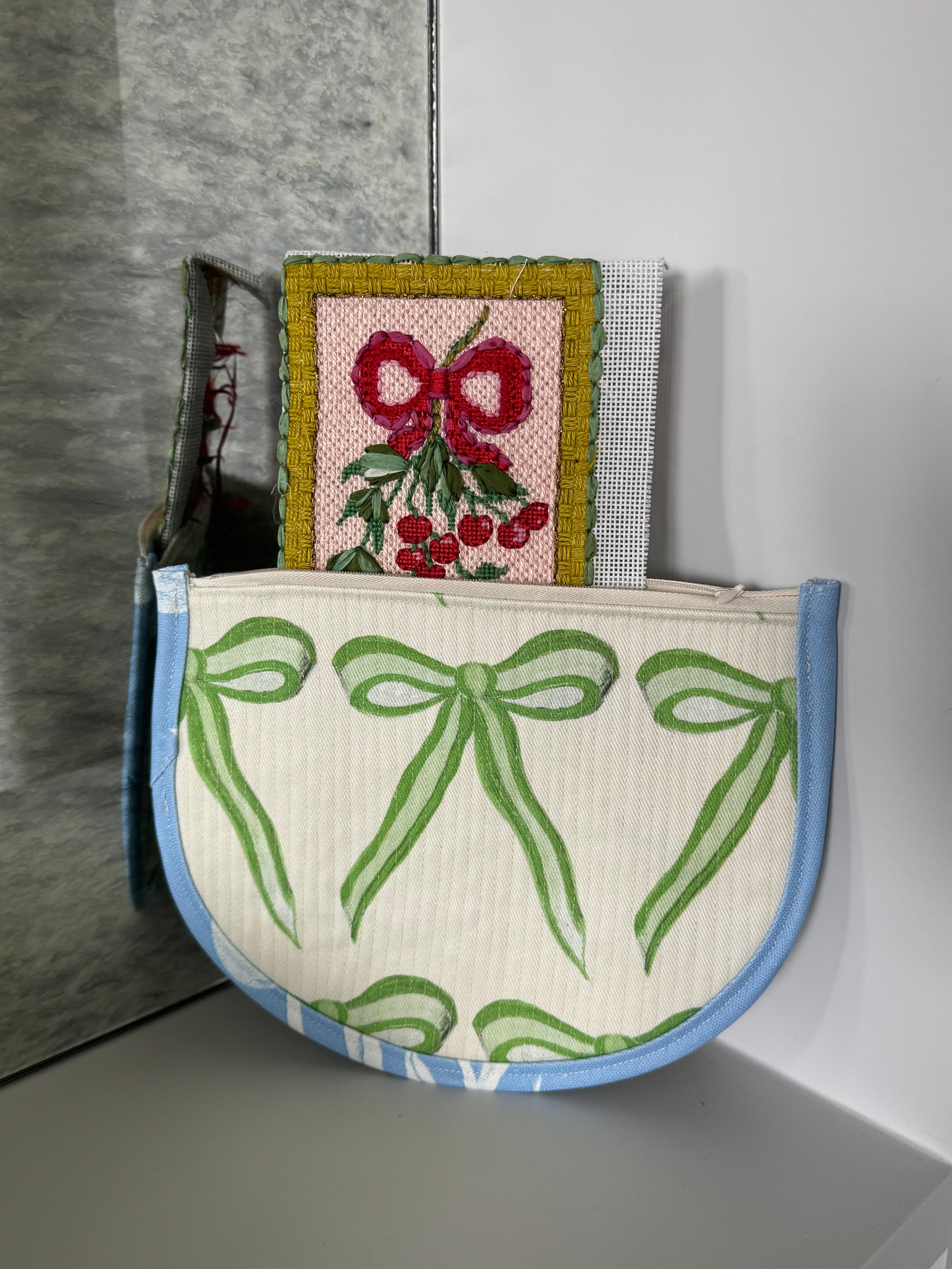 Green Bow Needlepoint Canvas Thread Pouch Bag
