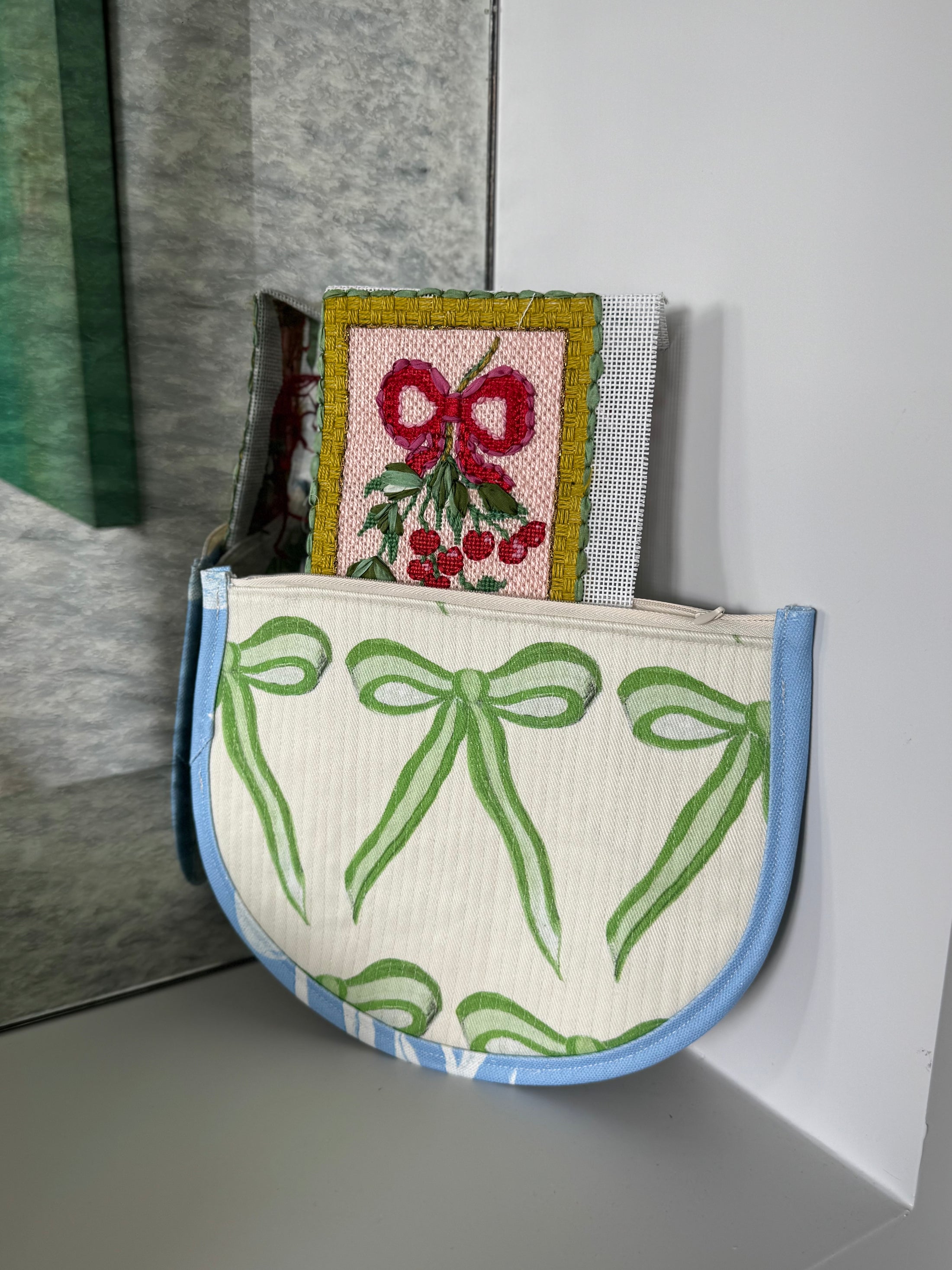 Green Bow Needlepoint Canvas Thread Pouch Bag