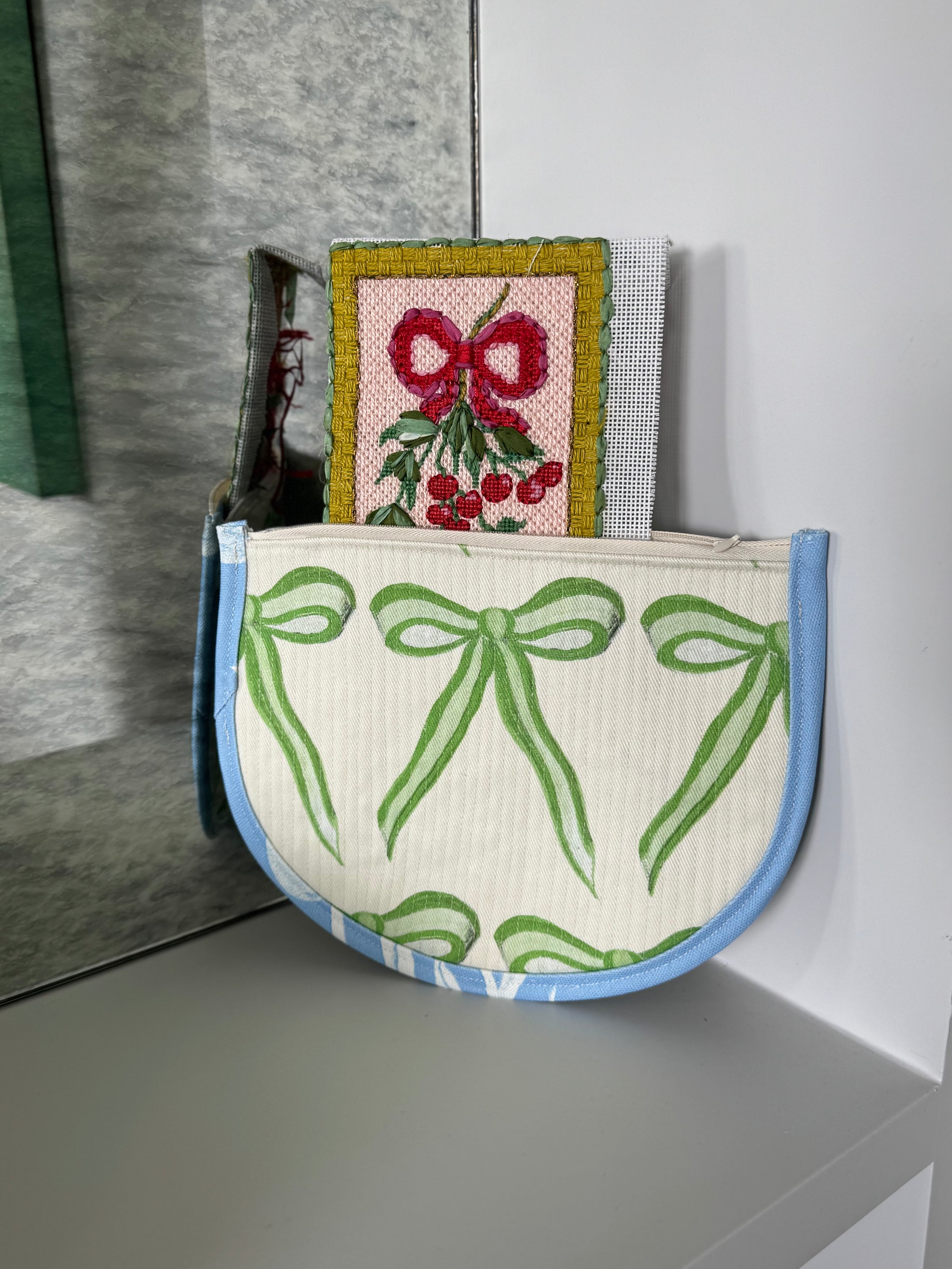 Green Bow Needlepoint Canvas Thread Pouch Bag