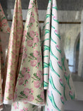 Load image into Gallery viewer, Tulip Walz Floral
